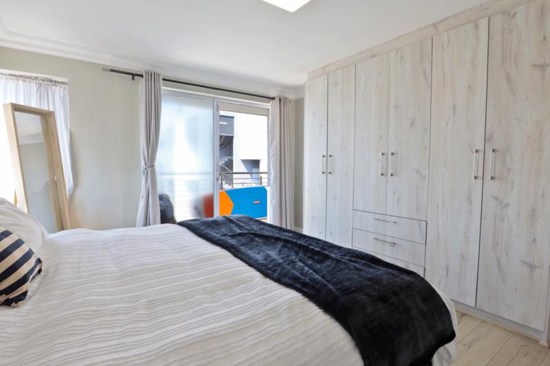 2 Bedroom Property for Sale in Bloubergstrand Western Cape